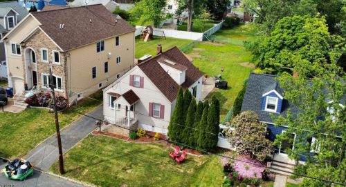 20 King St, Clark, NJ 07066-1519
