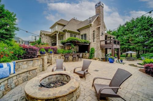 2027 Gold Leaf Pkwy, Holly Springs, GA 30114-6654