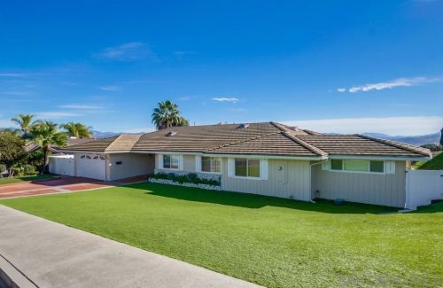 1355 Hacienda Dr, El Cajon, CA 92020-1323