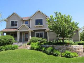 10870 Artesian Ln, Saint Paul, MN 55129-5240