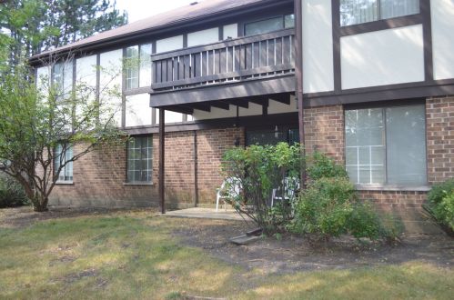 2223 Enlund Dr, Palatine, IL 60074-1391