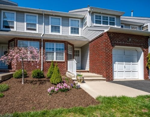 1203 Magnolia Ct, Hackettstown, NJ 07840-4506