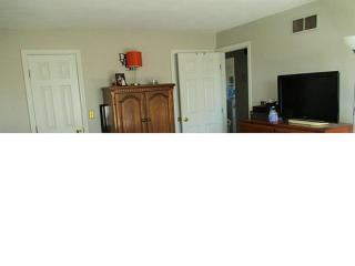 602 Pinewood Dr, Smithfield, RI 02917-3400