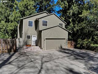6817 144th Ave, Portland OR  97236-4990 exterior