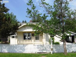 859 1st Ave, Vernonia, OR 97064-1001