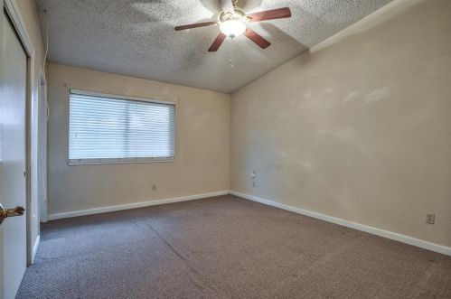 725 Bennington Ave, Turlock CA 95382-0306 exterior