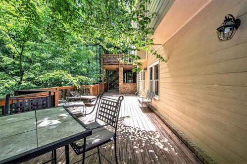 205 Fieldsborn Ct, Atlanta GA  30328-1039 exterior
