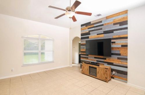 19617 James Mnr St, Webberville TX 78653 exterior