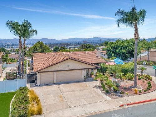 731 Dewane Dr, El Cajon, CA 92020-2323