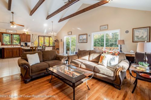 10 Serpentine Dr, Berkeley Township, NJ 08721-3057