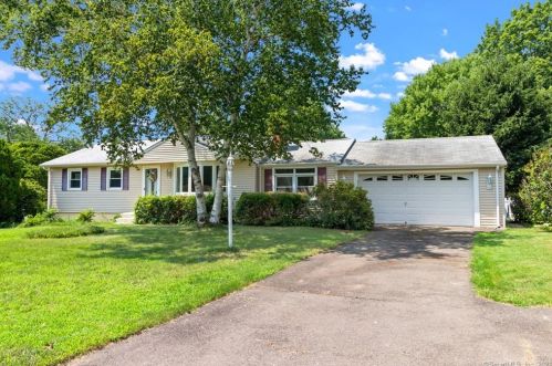 5 Brooklawn Ct, Milford, CT 06460-2803