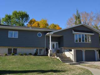 218 Riviera Dr, Beulah, ND 58523-6909