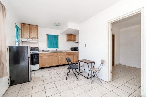 3115 Castle St, Honolulu HI  96815-3828 exterior