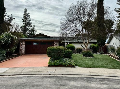 1301 Bunker Ln, Manteca, CA 95336-3020