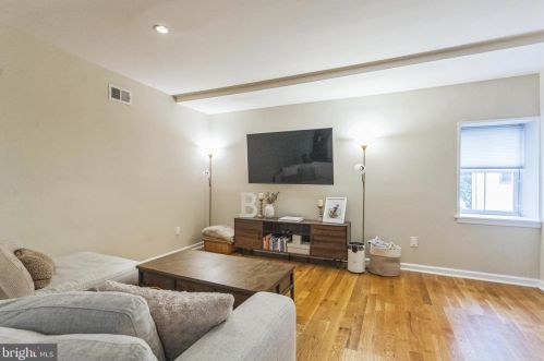 753 8th St, Philadelphia, PA 19147-2841