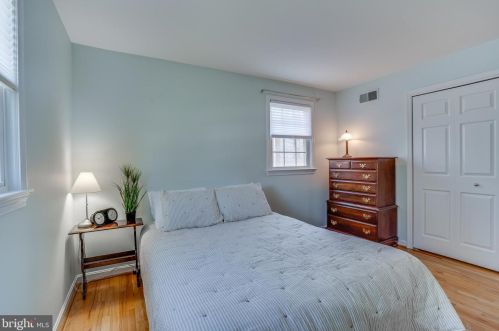 9001 Teddy Rae Ct, Springfield VA 22152-2644 exterior