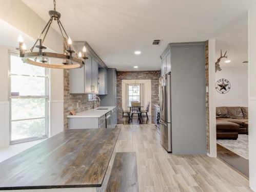 5000 Stacey Ave, Fort Worth TX  76132-1627 exterior