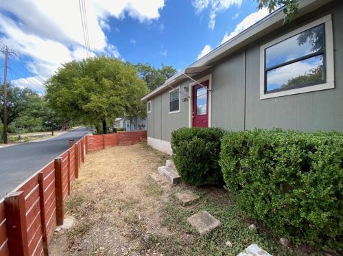 1305 5th St, Austin TX  78704-2313 exterior