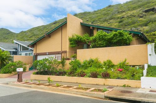 1279 Kaeleku St, Honolulu HI  96825-3005 exterior