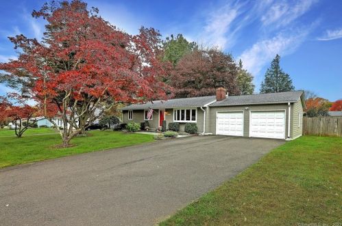 302 Woodruff Rd, Milford, CT 06461-2233