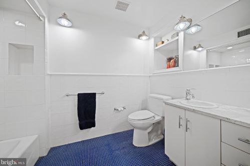 69 Laurel Rd, Princeton NJ 08540-2708 exterior