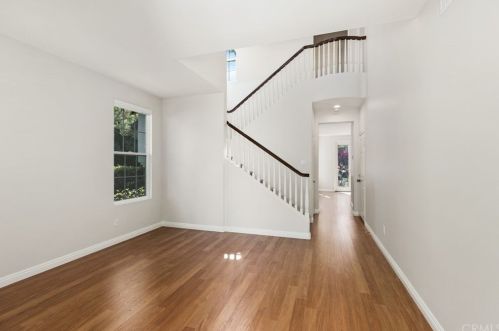 18 Glen Ellen, Irvine CA  92602-2000 exterior