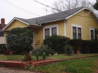 1025 Kent St, Durham, NC 27707-1231