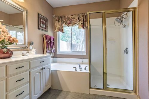 2729 White Rock Dr, Fort Worth TX  76131-2048 exterior