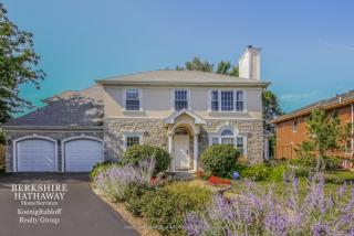 4124 Hampton Ct, Glenview, IL 60026-1050