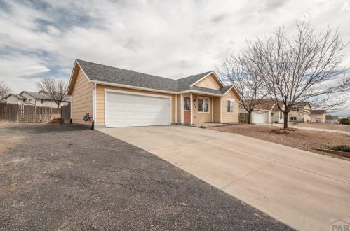 946 Palomar Dr, Pueblo CO  81007-2641 exterior