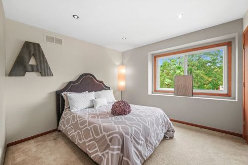 1445 Shaman Dr, Lemont IL  60490-5572 exterior