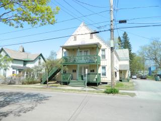 72 Lafountain St, Burlington VT  05401-4237 exterior