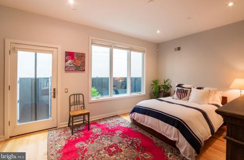 804 19th St, Philadelphia PA  19130-2002 exterior