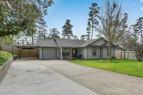10540 Royal Cullum Dr, Conroe, TX 77303-2881