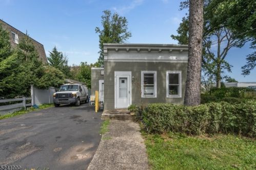 651 Raritan Rd, Cranford, NJ 07016-3604