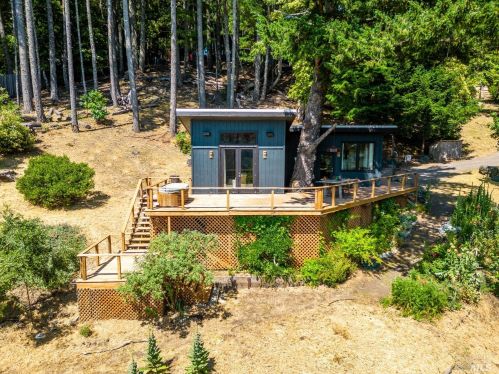 4115 Blackhawk Dr, Willits, CA 95490-9728