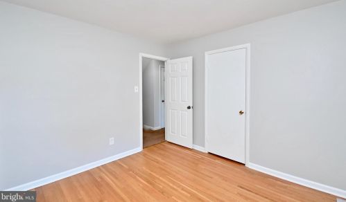 8513 Fairburn Dr, Springfield VA  22152-3225 exterior