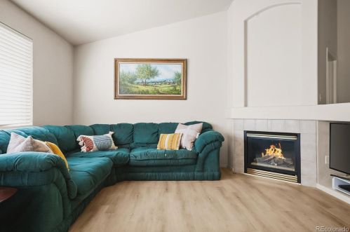 5224 Nepal Way, Aurora CO 80015-6441 exterior