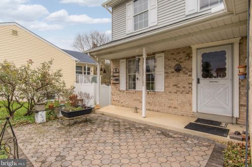 1517 Cedarcrest Ln, Frederick, MD 21702-9011