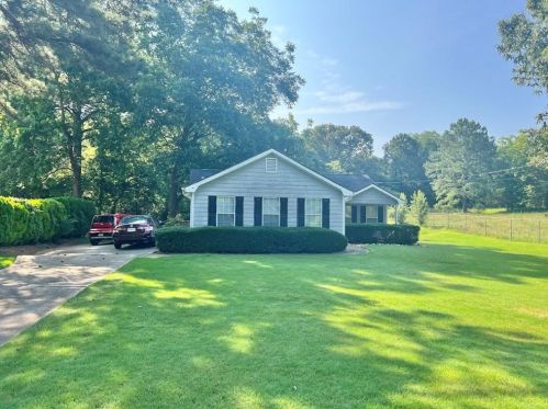 65 Belmont Trl, Porterdale, GA 30016-8700