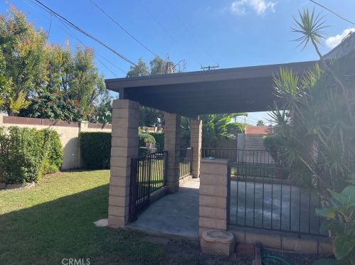 2605 Shelton St, Santa Ana, CA 92707-3322