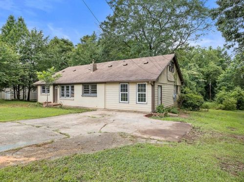 470 Gordon Rd, Mableton, GA 30126-5160