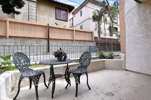 413 Hawthorne St, Glendale CA  91204-3122 exterior