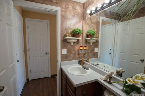 5294 Dearborn St, Denver CO 80239-6037 exterior