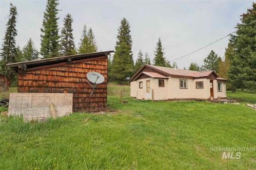 79 Willow Dr, Greer, ID 83544-6271