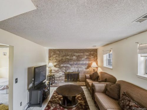 16492 Wyoming Dr, Aurora CO 80017-4159 exterior