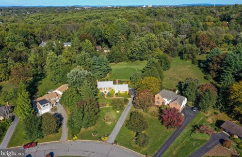 150 Bentley Ln, Lancaster PA  17603-6223 exterior