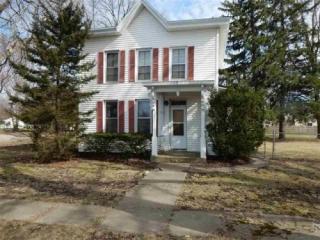 506 4th St, Atlanta, IL 61723-8801