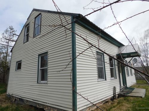 9 Eaton Corner Rd, Brighton Plt, ME 04912-4600