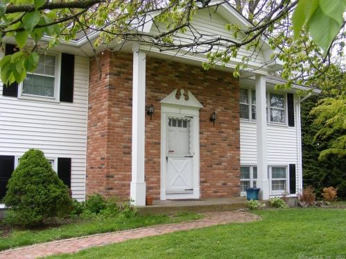 7 White Birch Ct, Norwalk, CT 06851-5615